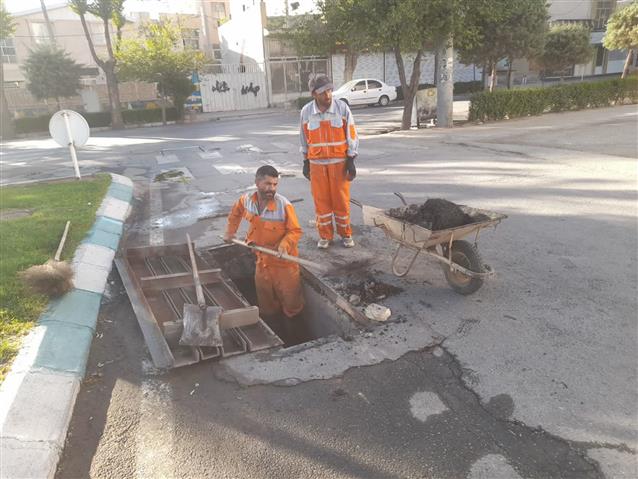 بسیج امكانات خدمات شهری برای پیشگیری از آب‌گرفتگی معابر/ آغاز عملیات لایروبی و پاكسازی كانال‌های دفع آب‌های سطحی در گلپایگان