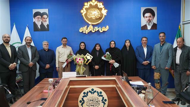 تقدیر از ایثارگران حوزه سلامت در نشست شهردار و شورای اسلامی شهر
