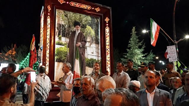 رونمایی از المان رهبر شهید در میدان امام خامنه‌ای(ره) گلپایگان
